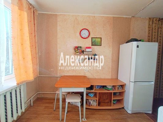 Продам однокомнатную (1-комн.) квартиру, Рубежная ул, 27, Выборг г