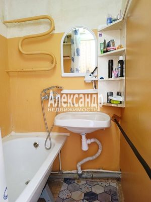 Продам однокомнатную (1-комн.) квартиру, Рубежная ул, 27, Выборг г