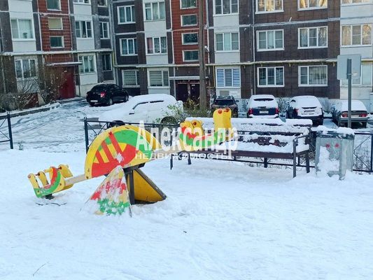 Продам однокомнатную (1-комн.) квартиру, Рубежная ул, 27, Выборг г