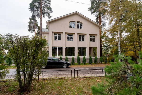 Продам трехкомнатную (3-комн.) квартиру, Холмистая ул, 8, Лисий Нос п