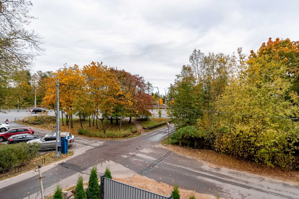 Продам трехкомнатную (3-комн.) квартиру, Холмистая ул, 8, Лисий Нос п