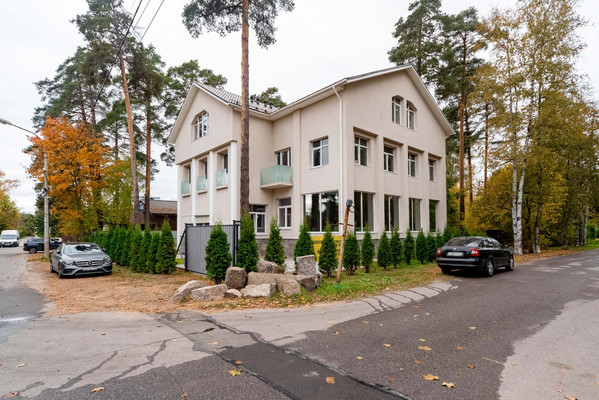 Продам трехкомнатную (3-комн.) квартиру, Холмистая ул, 8, Лисий Нос п