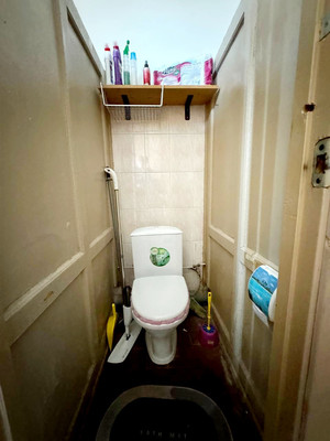 Сдам комнату в 10-комн. квартире, Железноводская ул, 26-28, Санкт-Петербург г