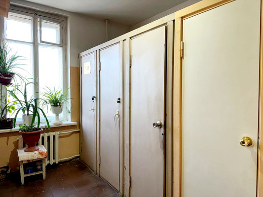 Сдам комнату в 10-комн. квартире, Железноводская ул, 26-28, Санкт-Петербург г