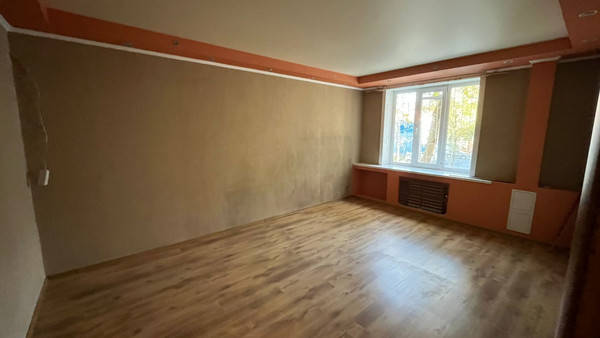 Продам трехкомнатную (3-комн.) квартиру, Коммунистический пр-кт, 74, Южно-Сахалинск г