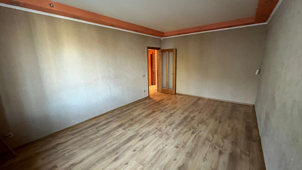 Продам трехкомнатную (3-комн.) квартиру, Коммунистический пр-кт, 74, Южно-Сахалинск г