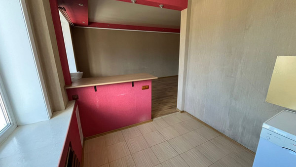 Продам трехкомнатную (3-комн.) квартиру, Коммунистический пр-кт, 74, Южно-Сахалинск г