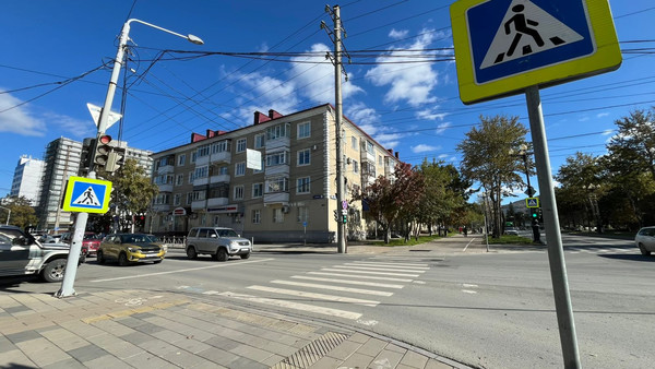 Продам трехкомнатную (3-комн.) квартиру, Коммунистический пр-кт, 74, Южно-Сахалинск г