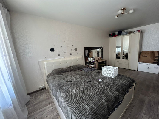 Продам двухкомнатную (2-комн.) квартиру, Железнодорожная ул, 79А, Южно-Сахалинск г