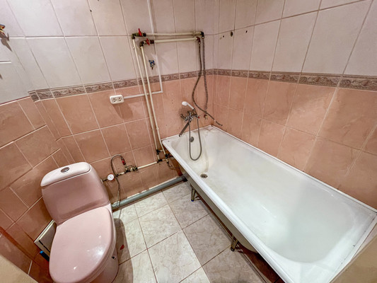 Продам однокомнатную (1-комн.) квартиру, 2-й Микрорайон ул, 27, Эльбан рп