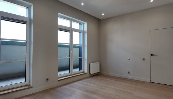 Продам двухкомнатную (2-комн.) квартиру, Октябрьская ул, 12к1, Калининград г