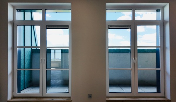 Продам двухкомнатную (2-комн.) квартиру, Октябрьская ул, 12к1, Калининград г