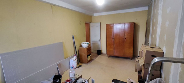 Продам двухкомнатную (2-комн.) квартиру, Никанорова ул, 3, Симферополь г