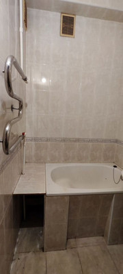 Продам двухкомнатную (2-комн.) квартиру, Никанорова ул, 3, Симферополь г