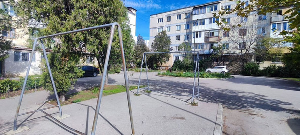 Продам двухкомнатную (2-комн.) квартиру, Никанорова ул, 3, Симферополь г