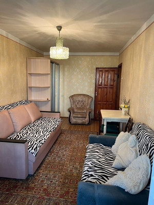 Продам двухкомнатную (2-комн.) квартиру, Тренева ул, 17, Симферополь г