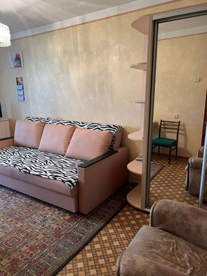 Продам двухкомнатную (2-комн.) квартиру, Тренева ул, 17, Симферополь г