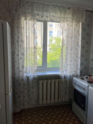 Продам двухкомнатную (2-комн.) квартиру, Тренева ул, 17, Симферополь г