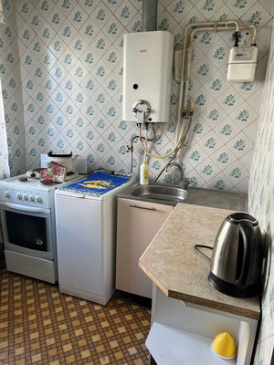 Продам двухкомнатную (2-комн.) квартиру, Тренева ул, 17, Симферополь г