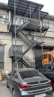 Сдам склад 214,2 м2, Новолитовская ул, 37БкА, Санкт-Петербург г