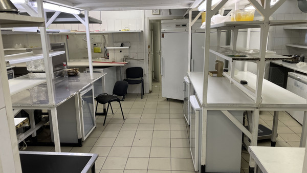 Сдам склад 214,2 м2, Новолитовская ул, 37БкА, Санкт-Петербург г