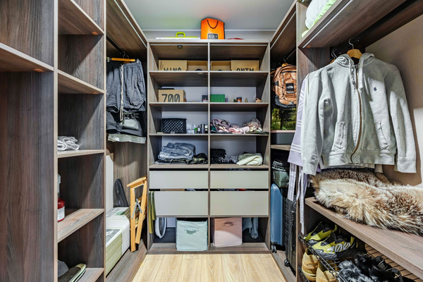 Продам однокомнатную (1-комн.) квартиру, Заозёрная ул, 3к3, Санкт-Петербург г