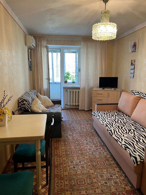 Продам двухкомнатную (2-комн.) квартиру, Тренева ул, 17, Симферополь г