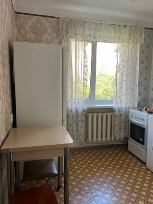 Продам двухкомнатную (2-комн.) квартиру, Тренева ул, 17, Симферополь г