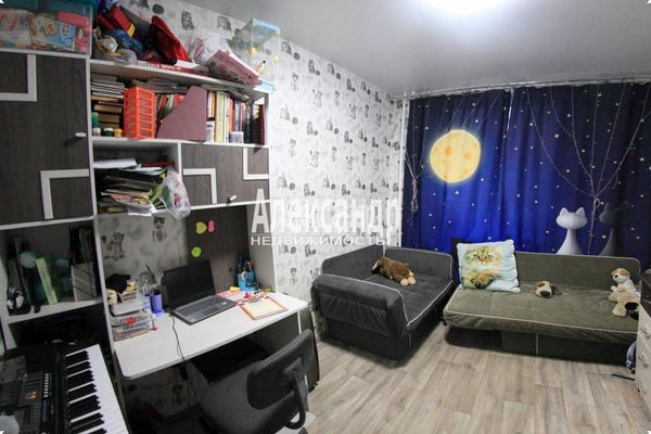 Продам двухкомнатную (2-комн.) квартиру, Шувалова ул, 19к1, Мурино п