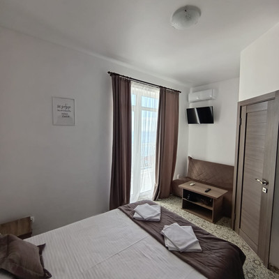 Продам однокомнатную (1-комн.) квартиру, Гагариной ул, 25/353, Утес п