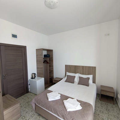 Продам однокомнатную (1-комн.) квартиру, Гагариной ул, 25/353, Утес п