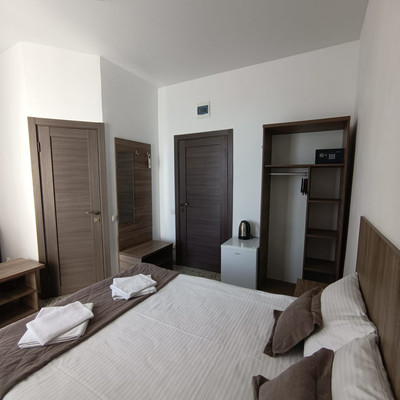 Продам однокомнатную (1-комн.) квартиру, Гагариной ул, 25/353, Утес п