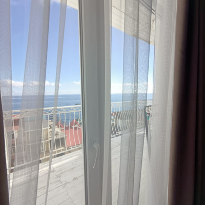 Продам однокомнатную (1-комн.) квартиру, Гагариной ул, 25/353, Утес п