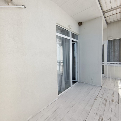 Продам однокомнатную (1-комн.) квартиру, Гагариной ул, 25/353, Утес п