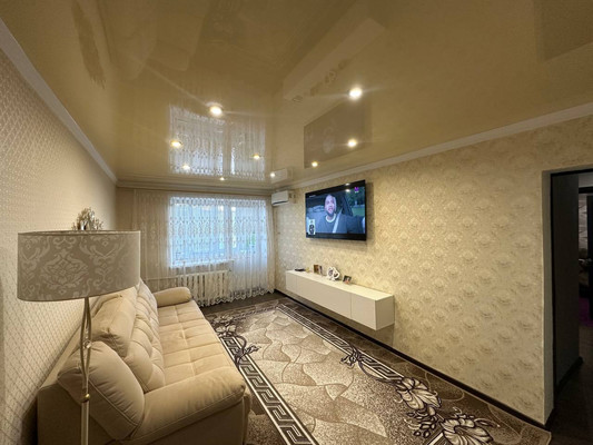 Продам двухкомнатную (2-комн.) квартиру, Трубаченко ул, 22, Симферополь г