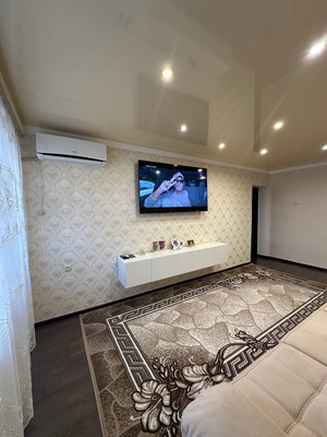 Продам двухкомнатную (2-комн.) квартиру, Трубаченко ул, 22, Симферополь г