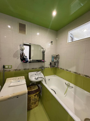 Продам двухкомнатную (2-комн.) квартиру, Трубаченко ул, 22, Симферополь г