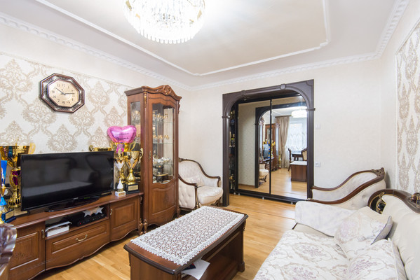 Продам трехкомнатную (3-комн.) квартиру, Туполева ул, 15, Ростов-на-Дону г