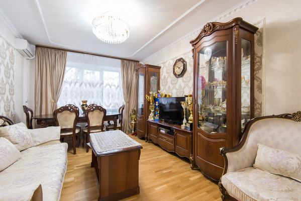 Продам трехкомнатную (3-комн.) квартиру, Туполева ул, 15, Ростов-на-Дону г