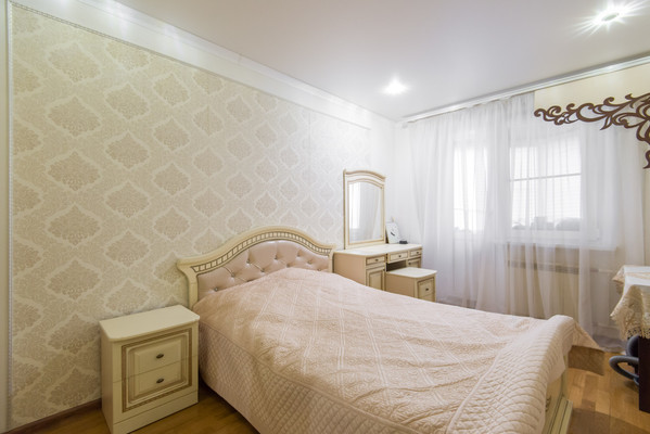 Продам трехкомнатную (3-комн.) квартиру, Туполева ул, 15, Ростов-на-Дону г