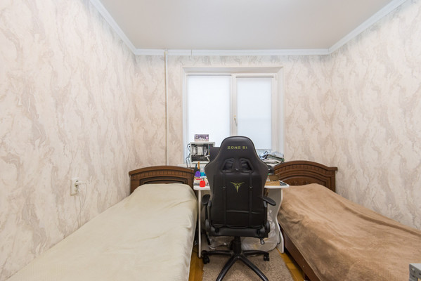 Продам трехкомнатную (3-комн.) квартиру, Туполева ул, 15, Ростов-на-Дону г