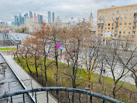 Продам двухкомнатную (2-комн.) квартиру, Смоленская ул, 7, Москва г