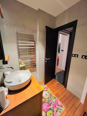 Продам двухкомнатную (2-комн.) квартиру, Смоленская ул, 7, Москва г