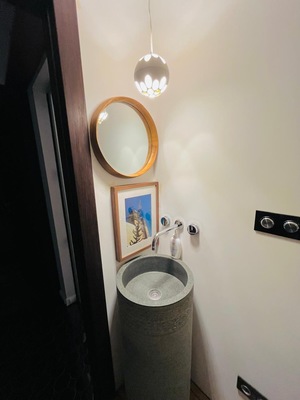 Продам двухкомнатную (2-комн.) квартиру, Смоленская ул, 7, Москва г