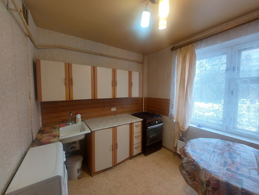 Продам однокомнатную (1-комн.) квартиру, Генерала Кныша ул, 12к1, Гатчина г