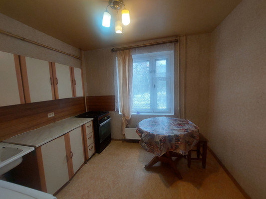 Продам однокомнатную (1-комн.) квартиру, Генерала Кныша ул, 12к1, Гатчина г