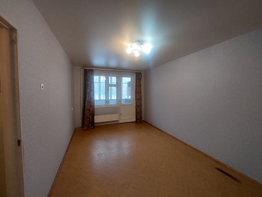 Продам однокомнатную (1-комн.) квартиру, Генерала Кныша ул, 12к1, Гатчина г