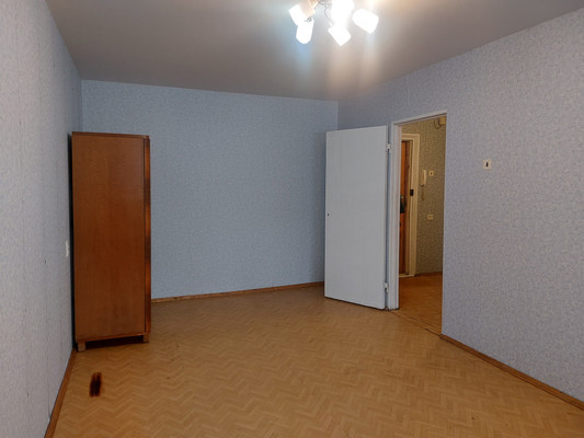 Продам однокомнатную (1-комн.) квартиру, Генерала Кныша ул, 12к1, Гатчина г