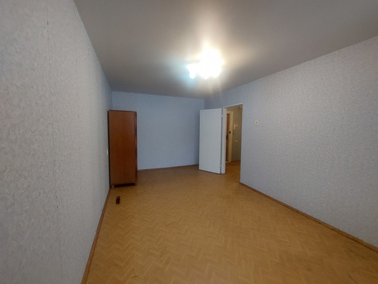 Продам однокомнатную (1-комн.) квартиру, Генерала Кныша ул, 12к1, Гатчина г