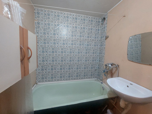 Продам однокомнатную (1-комн.) квартиру, Генерала Кныша ул, 12к1, Гатчина г